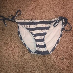 Striped swimsuit bottoms